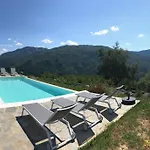 360 Views, Private Infinity Pool, Pisa, Lucca, Florence, Large Garden Casabasciana