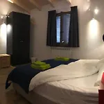 360 Views, Private Infinity Pool, Pisa, Lucca, Florence, Large Garden Villa
