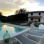 360 Views, Private Infinity Pool, Pisa, Lucca, Florence, Large Garden Villa