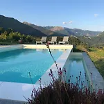 Villa 360 Views, Private Infinity Pool, Pisa, Lucca, Florence, Large Garden *