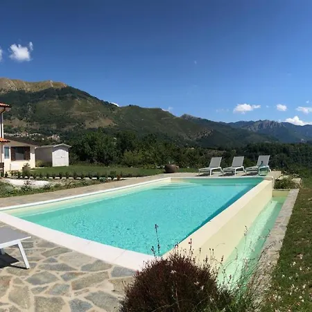 360 Views, Private Infinity Pool, Pisa, Lucca, Florence, Large Garden *