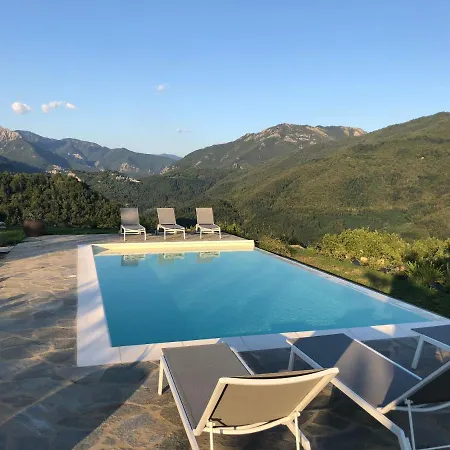 360 Views, Private Infinity Pool, Pisa, Lucca, Florence, Large Garden Villa *