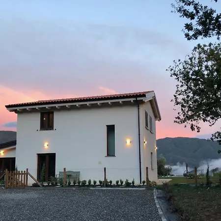Villa 360 Views, Private Infinity Pool, Pisa, Lucca, Florence, Large Garden Casabasciana